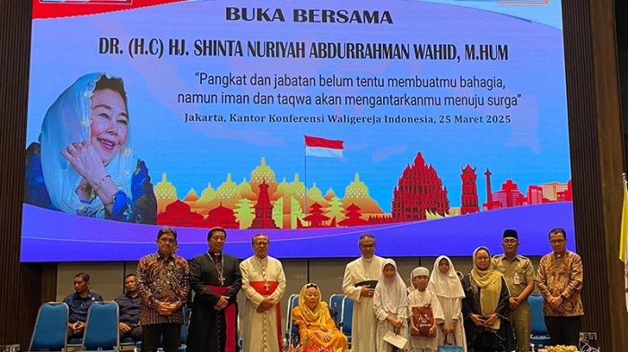 BUKA PUASA BERSMA -  Konferensi Waligereja Indonesia (KWI) menggelar acara Buka Puasa Bersama dengan Ibu Shinta Nuriyah Abdurrahman Wahid dan anak-anak yatim di Jakarta, Selasa (25/3/2025).