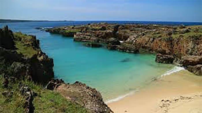 Keindahan Pantai Tolanamon di Desa Inaoe, Kecamatan Rote Selatan, Kabupaten Rote Ndao, Nusa Tenggara Timur (NTT) belum banyak dikenali wisatawan lokal apalagi wisatawan asing.