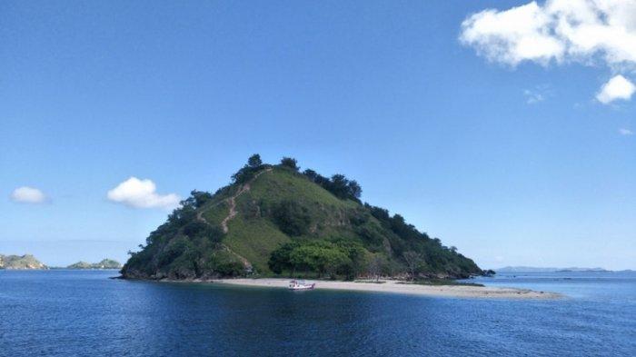 Keindahan Pulau Kelor yang terdapat di Nusa Tenggara Timur