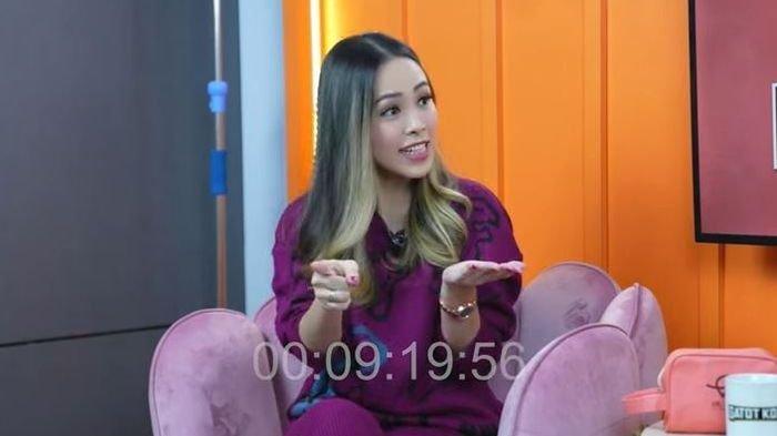 Lady Nayoan sebut perilaku Rendy Kjarnett berubah drastis usai selingkuh dengan Syahnaz Sadiqah.
