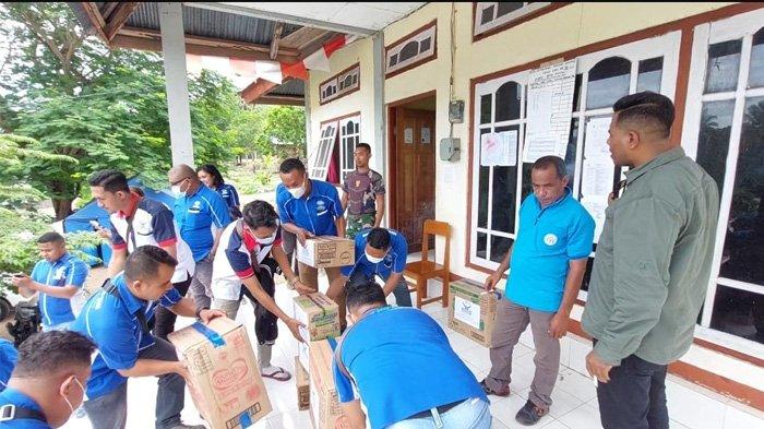 ISTIMEWA/POS-KUPANG.COM

BANTUAN SEMBAKO – Manajemen Kopdit Swasti Sari Cabang Adonara, Cabang Larantuka dan Cabang Maumere, saat meletakkan bantuan sembako di Posko Penanggulangan Bencana Erupsi Gunung Lewotobi Desa Konga, Kecamatan Tite Hena, Kabupaten Flores Timur, Minggu 21 Januari 2024.