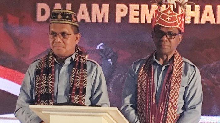Pasangan Calon Gubernur dan Calon Wakil Gubernur NTT Melki Laka Lena dan Johni Asadoma (Melki-Johni) saat penyampaian visi misi debat Pemilihan Gubernur dan Wakil Gubernur NTT tahun 2024 yang berlangsung di Millenium Ballroom Kupang, Rabu 23 Oktober 2024 malam.