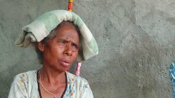 MARIA PORA – Wajah Nenek Maria Pora Seda, warga Desa Kobasoma, Kecamatan Titehena, Kabupaten Flores Timur, yang hilang sejak bulan April 2025 lalu. 