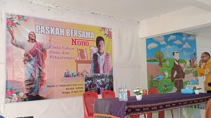 NONO - Nono sedang pose bersama RD Yoakim Konis, Ketua Pelaksana DPP Paroki St. Fransiskus Assisi Adrianus Ceme, dan Ketua Panitia Paskah Johanis Mau bersama anggota dan tokoh masyarakat di Paroki St. Fransiskus Asisi, Minggu (20/4).