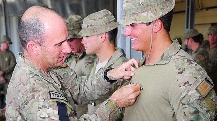 Sekelompok personel pertahanan Australia telah dicabut Medali Layanan Aktif Australia (AASM) hanya beberapa minggu sebelum Hari Anzac karena 'teknis' yang mengejutkan.