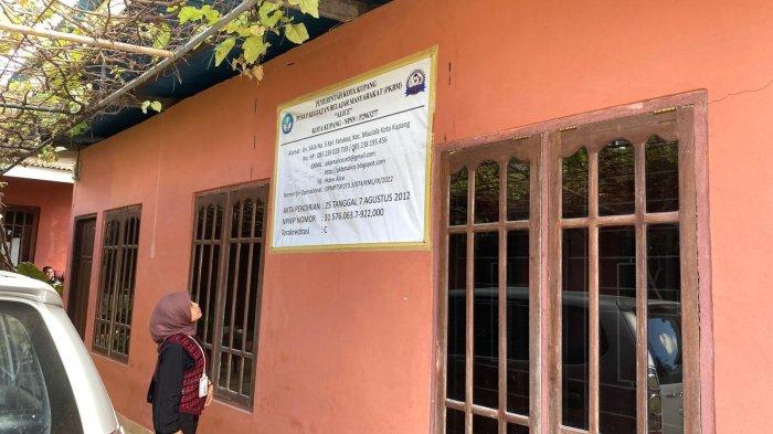 PKBM ALICE - Sekolah Pendidikan Kesetaraan Berbasis Masyarakat (PKBM) Alice yang terletak di Kelurahan Fatukoa, Kota Kupang.