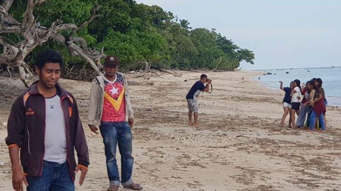 Pantai Doreng di Desa Nenbura, Kecamatan Bola, Kabupaten Sikka, Flores, Nusa Tenggara Timur, Sabtu (27/4/2019).