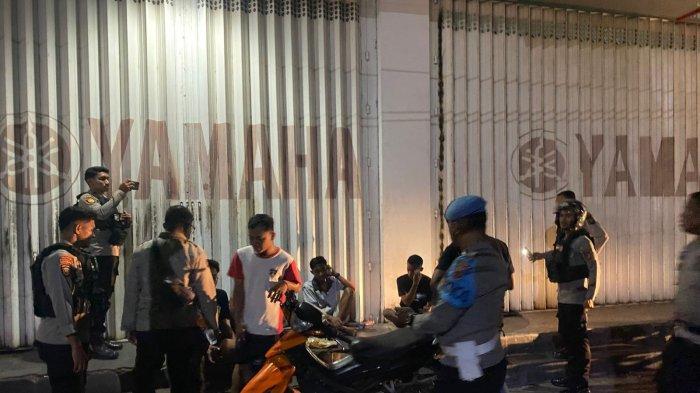 PATROLI - Jajaran Polres Ende rutin melaksanakan patroli di wilayah Kota Ende guna meminimalisir dan memberantas tindakan premanisme.