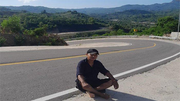 Pesona jalan berkelok di Noel Ekat , Napan