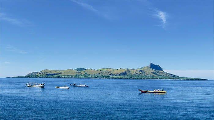 Pulau Mules di Kabupaten Manggarao