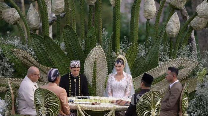 Raffi Ahmad saat hadir menjadi saksi pernikahan Luna Maya tak kuasa menahan haru melihat sang sahabat
