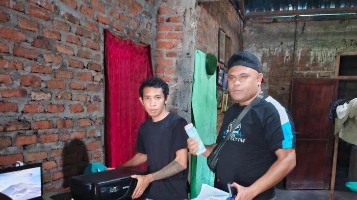 Aparat Polres Ngada menyita sejumlah barang bukti dalam kasus pencetakan uang palsu di Kabupaten Ngada