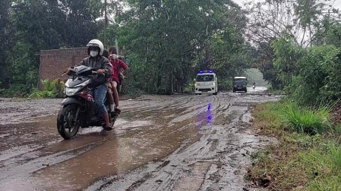 BANJIR LAHAR- Salah satu titik banjir lahar Gunung Lewotobi di Desa Dulipali, Kecamatan Ile Bura, Kabupaten Flores Timur, NTT, Selasa, 29 Juli 2025.