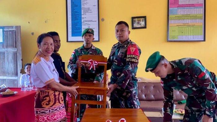 Satgas Yonif 742/SWY Berikan Bantuan Meja Kursi dan Pupuk Kompos di ...