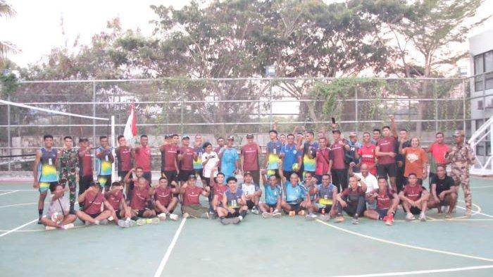Mempererat Tali Persaudaraan: Satgas TNI dan UPF Timor Leste Ajak Olahraga Bersama di Perbatasan