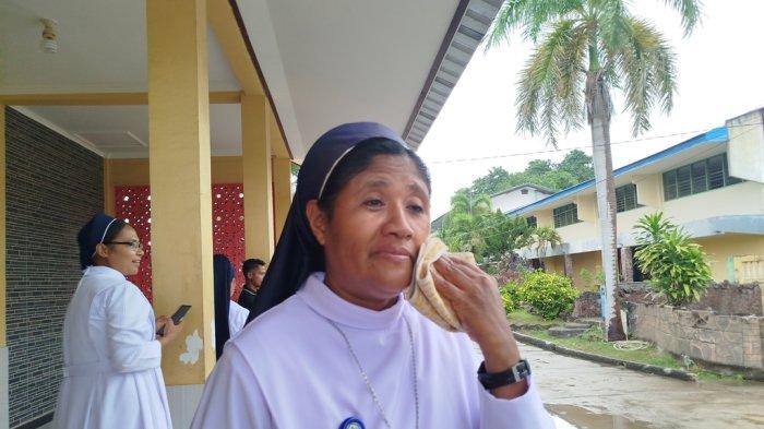 TERHARU- Suster Marselina Lidi, SSpS, Kepala SMAKS Bhaktyarsa mengenang kunjungan Wakil Presiden RI (Wapres) Gibran Rakabuming Raka, Selasa (6/5/2025).