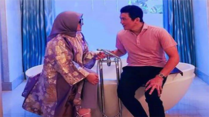 Syahrini dan Reino Barack yang selalu romantis