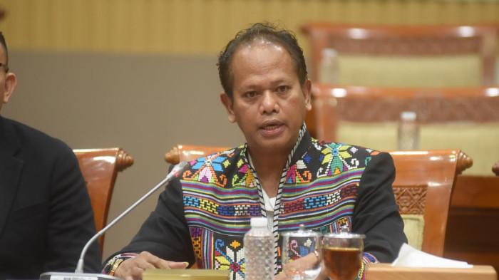 POS-KUPANG.COM/HO

DI KOMISI III - Perwakilan Keluarga Konay, Teny Konay saat RDP dengan Komisi III DPR RI tekait lahan kliennya yang disita Kejati NTT.
