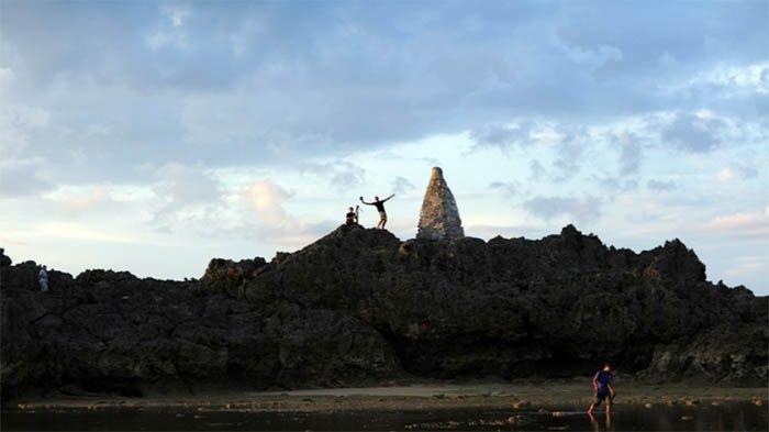 Tiang Bendera dari Batu