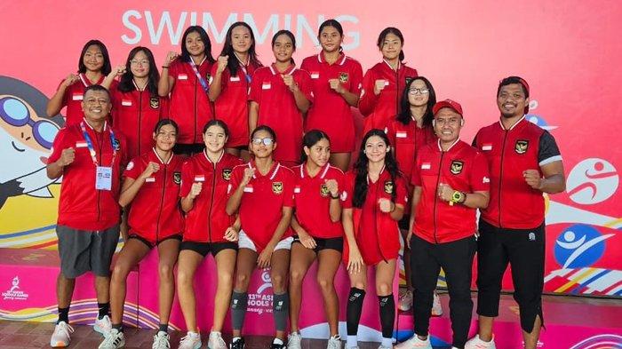 Tim renang Indonesia yang berlomba di ajang di ajang ASEAN Schools Games di Da Nang Swimming and Diving Club, Vietnam.