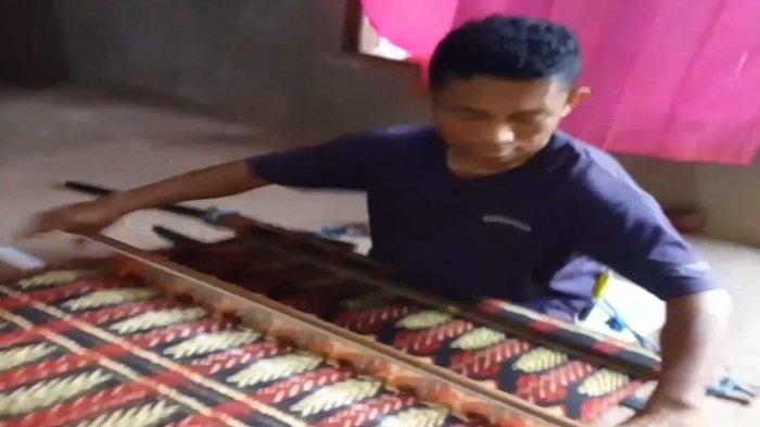 Tenun Ikat - UMKM NTT Kelompok Tenun Ikat Gading Taruna Kelurahan Bello, Kecamatan Maulafa Provinsi NTT.