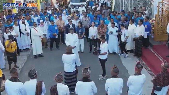 Uskup Agung Ende Mgr. Paulus Budi Kleden, SVD saat tiba di Rumah Keuskupan Ndona, Sabtu (10/8/2024) sore.