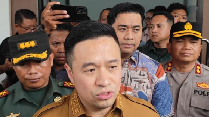 Wali Kota Kupang dr. Christian Widodo menyesali dugaan keracunan akibat MBG di SMPN 8 Kupang.