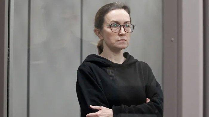 Jurnalis Rusia-Amerika untuk Radio Free Europe/Radio Liberty Alsu Kurmasheva menghadiri sidang pengadilan di Kazan, Rusia