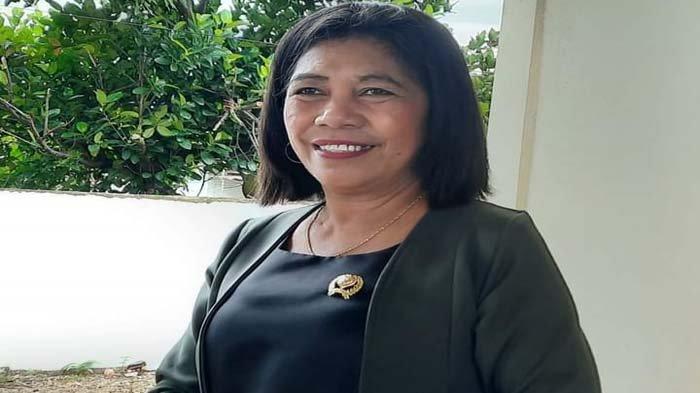 POSE - Anggota Dewan Perwakilan Rakyat Daerah (ADPRD) NTT, Ana Waha Kolin