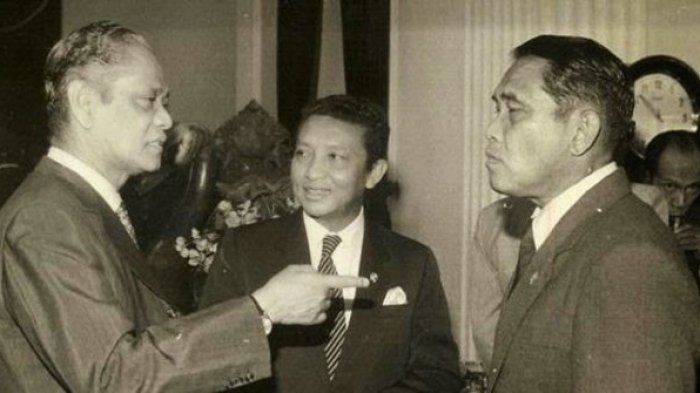 Kisah Heroik Benny Moerdani, Anggota Kopassus yang Berhasil Taklukkan ...