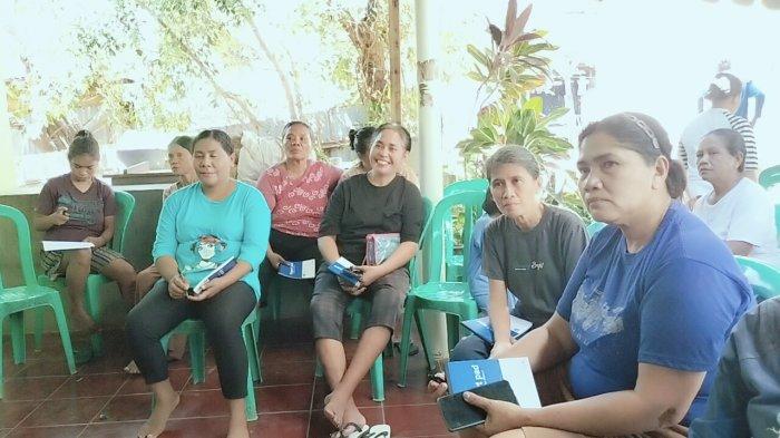 BUDIKDAMBER -  Kegiatan PKM Prodi Teknologi Budidaya Perikanan (TBP), Jurusan Perikanan dan Kelautan dari Politani Kupang, di Kelompok Mekaar Lais Manekat, di Kelurahan Fatululi, Kecamatan Oebobo, Kota Kupang, Sabtu (3/8).