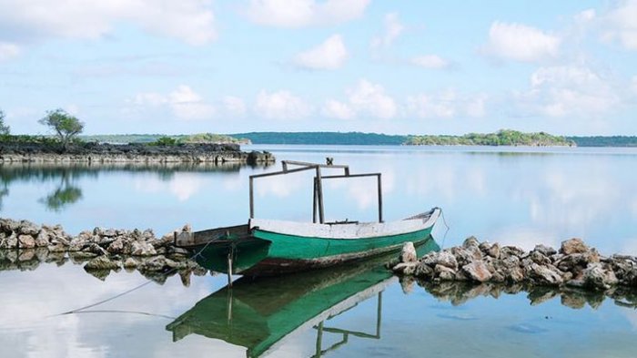 Danau Laut Mati di Pulau Rote, Nusa Tenggara Timur