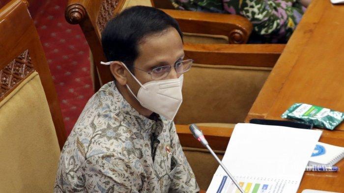 Menteri Pendidikan dan Kebudayaan (Mendikbud), Nadiem Makarim menghadiri rapat kerja dengan Komisi X DPR RI di Kompleks Parlemen, Senayan, Jakarta Pusat, Kamis 18 Maret 2021. Nadiem Makarim mengungkapkan, baru 15 persen sekolah di Indonesia yang sudah melakukan pembelajaran tatap muka dengan menerapkan protokol kesehatan Covid-19 ketat.