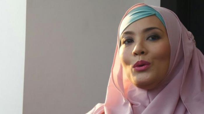 Elma Theana diabadikan di kawasan Pondok Pinang, Kebayoran Lama, Jakarta Selatan, Jumat (9/9/2016).