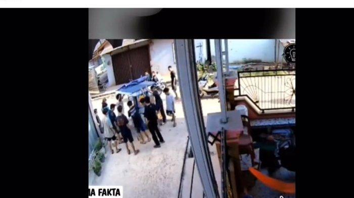 GEROBAK BAKSO AMBRUK -