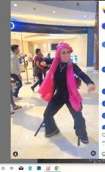 goyang dangdut depan outlet mall menarik perhatian pengunjung mall tapi saat dilihat jadi masalah dan salh paham