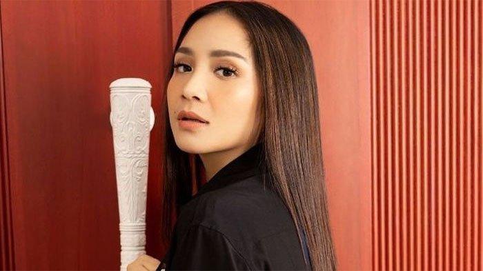 VIRAL Baju Dalam Nagita Slavina , Harha Pakian Dalam Istri Raffi Ahmad