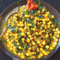 KATEMAK-  Inilah makanan khas Pulau Timor, jagung katemak, sangat enak jika dimakan dengan sambal luat dan ikan teri