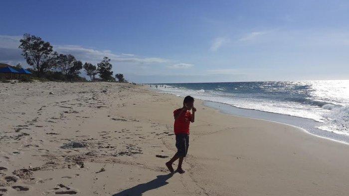 Kondisi pantai Mananga Aba tidak seindah dulu karena terjadi penambahan pasir ilegal belum lama ini.