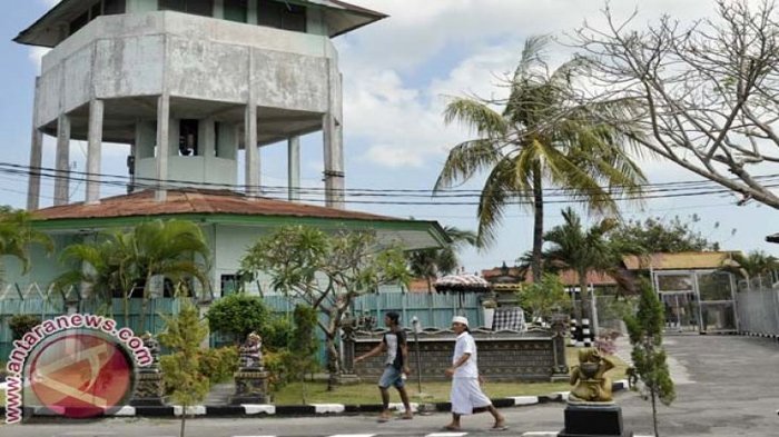 Tentang Penjara Kerobokan: Surga, Pelacuran, dan Narkoba di Balik