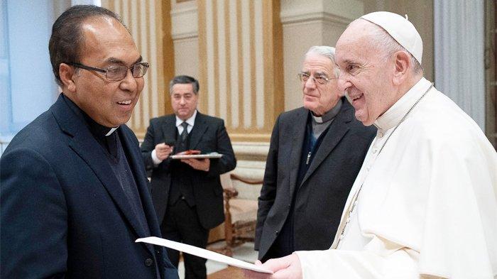Pastor Leo Mali ketika bertemu dengan Paus Fransiskus pada 25 Desember 2019.