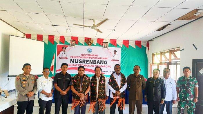 Bupati Nagekeo, Simplisius Donatus, membuka Musyawarah Rencana Pembangunan Kecamatan (Musrenbangcam) Nangaroro tahun 2026, di Aula Kantor Camat Nangaroro, Rabu (12/3).