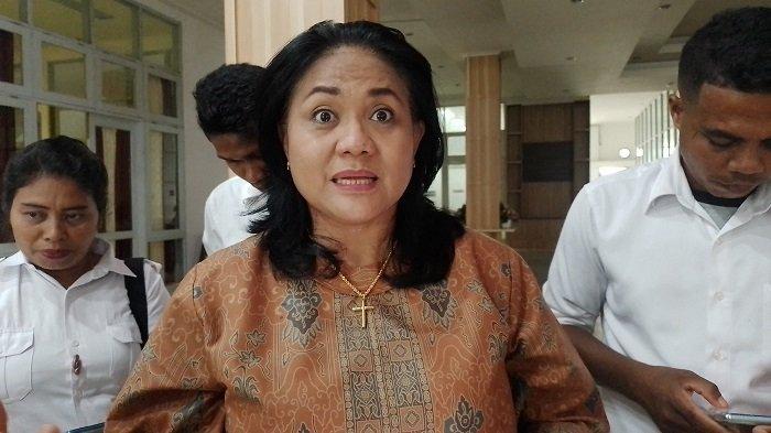 Anggota DPR RI Anita Jacoba Gah mengungkapkan tahun 2022 Pemkab Kupang tidak membuka formasi P3K membuat 671 guru honorer yang lolos Pasing Grade (PG) yang masuk prioritas 1 (P1).