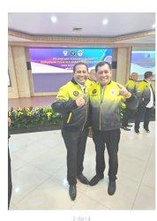 Ketua Umum Pelti Nurdin Halid pose bersama Ketua Umum Pelti NTT Rudy Basuki