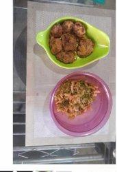 PARKADEL TIMOR MIX PARIA KUPANG - Inilah parkadel Timor mix parian kupang, makan deng nasi 200 gram, apalai kalo ditambah deng sambal luat Timor, weeeeh lecker bro, GBU, Selamat Idul Fitri 1444 H, mohon Maaf Lahir dan Bathin. 9fen)