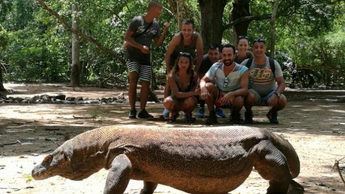 Pebalap MotoGP asal Italia, Valentino Rossi mengunggah foto liburannya di Taman Nasional Komodo, NTT.