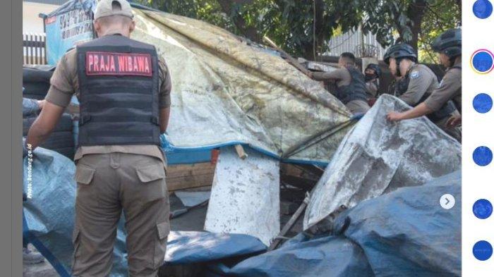 Pengelola Pasar Kembar dan pihak gereja setempat memberikan dukungan penuh terhadap pelaksanaan penertibanDemikian seperti yang dikutip darimedsos  infobandungraya dan jadi Berita Viral