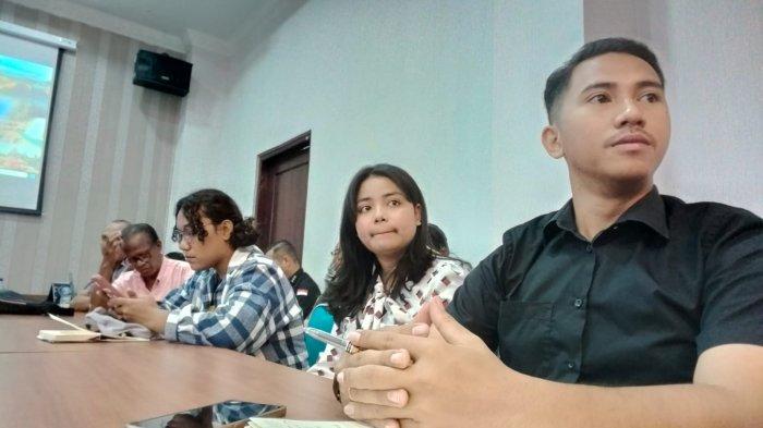 PERTEMUAN - Pertemuan LBH APIK NTT, Keluarga Almh Yosefina Maria Mei, SAKSIMINOR, dengan Kejati NTT, Zet Allo Tadung, bersama jajarannya, di Kejati NTT, Selasa (15/10).
