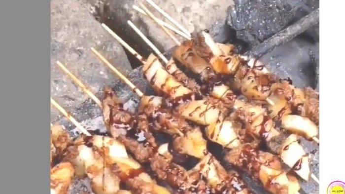 Sate kepala sapi di Kebayoran Lama Jakarta Selatan sangat nikmat menggoyang lidah