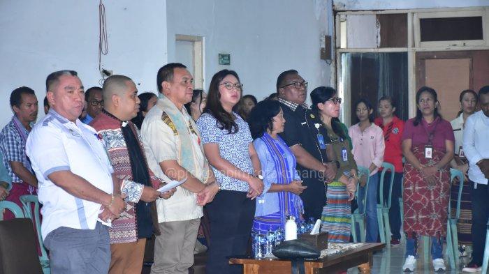 SERENA FRANCIS - Wakil Wali Kota Kupang, Serena Francis menghadiri ibadah penyegaran iman bagi ASN dan PTT dilingkup Pemkot Kupang.